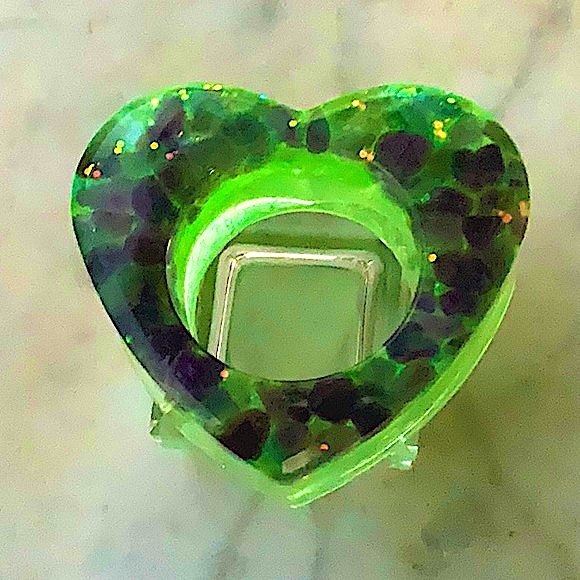 RESIN NATURAL AMETHYST CHIPS GREEN HEART SPHERE HOLDER HAND CRAFTED